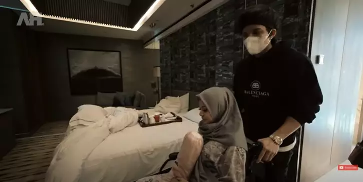 Atta setia dampingi Aurel sakit © 2021 brilio.net