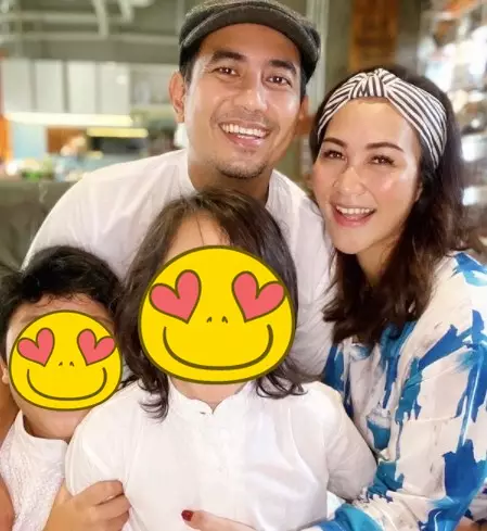 Pasangan seleb beda keyakinan rayakan Lebaran © berbagai sumber Pasangan seleb beda keyakinan rayakan Lebaran © berbagai sumber