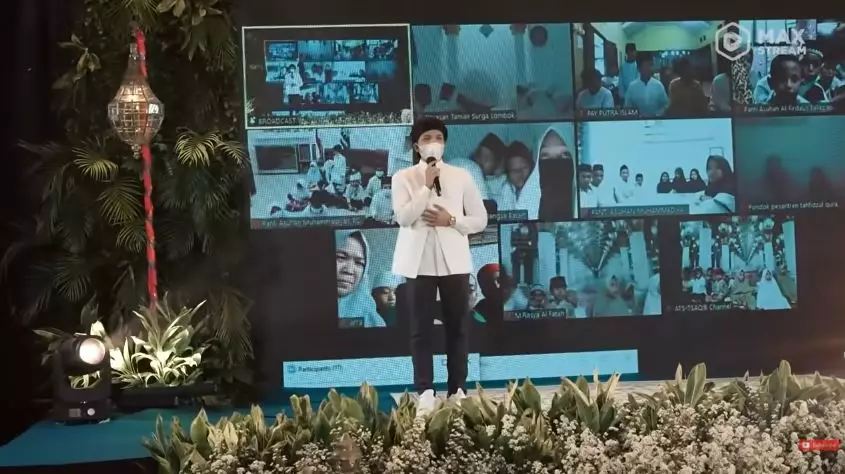 Momen syukuran kehamilan Aurel Hermansyah © 2021 brilio.net