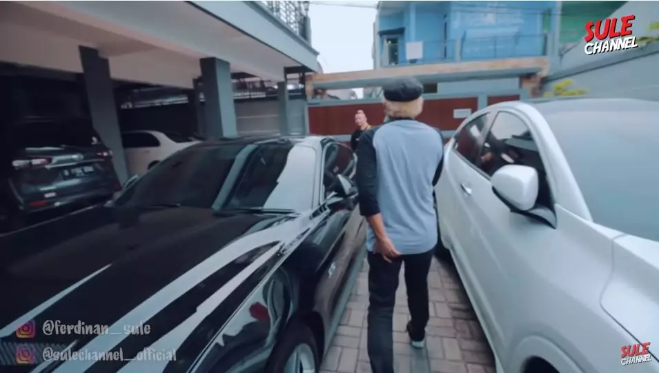 Koleksi mobil 5 pedangdut cantik Instagram