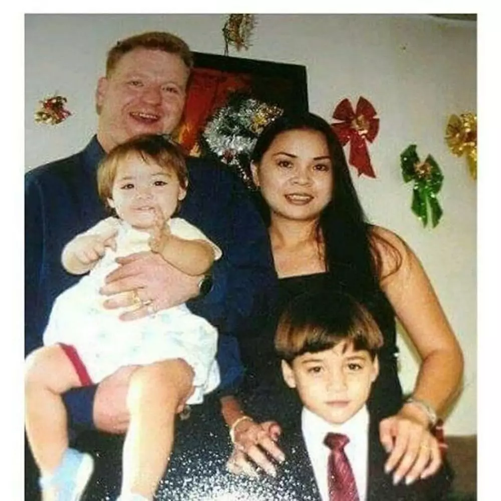 Potret masa kecil seleb tampan bareng orang tua bule Instagram