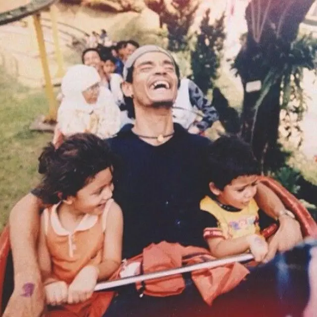 Potret masa kecil seleb tampan bareng orang tua bule Instagram