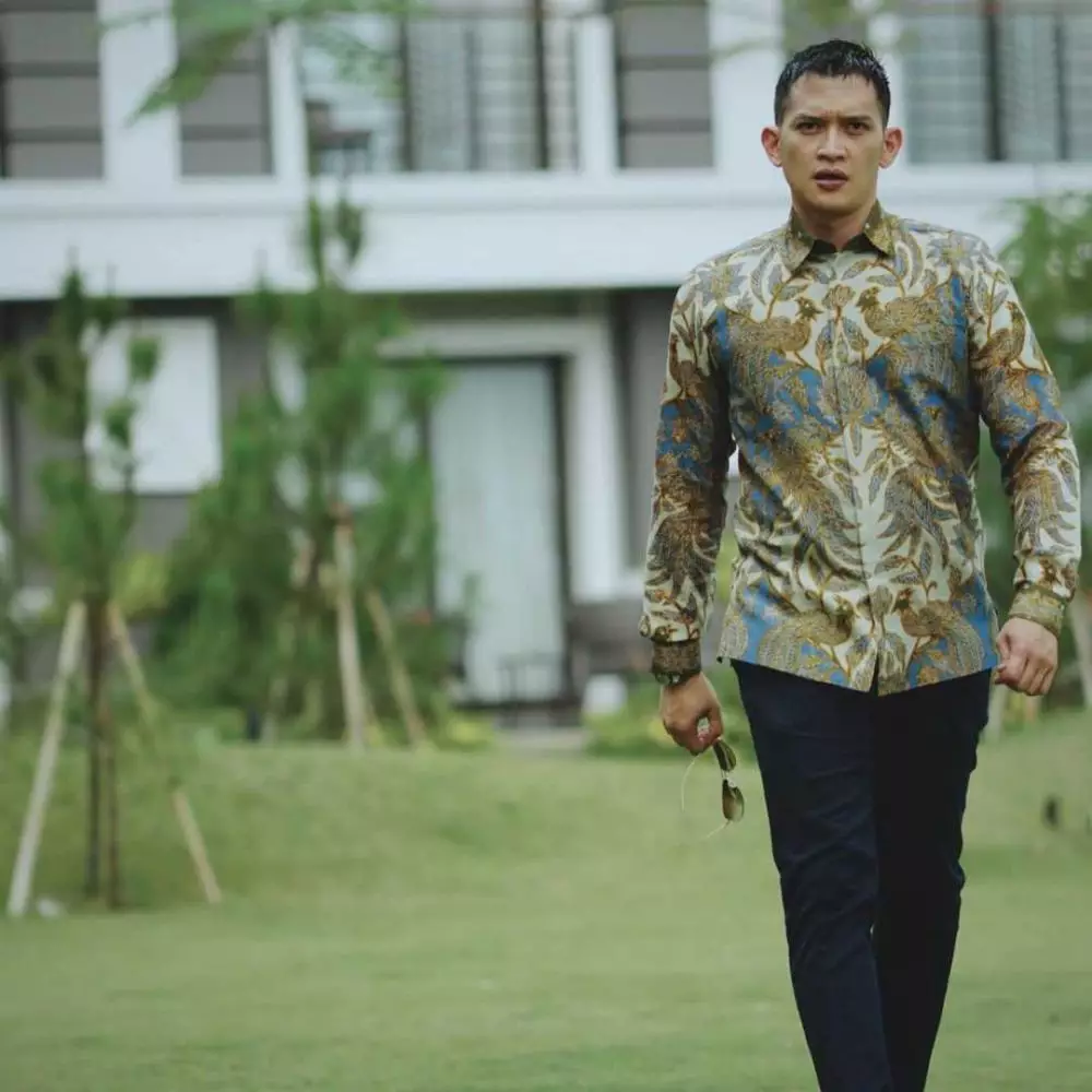 seleb pria kenakan batik © berbagai sumber seleb pria kenakan batik © berbagai sumber