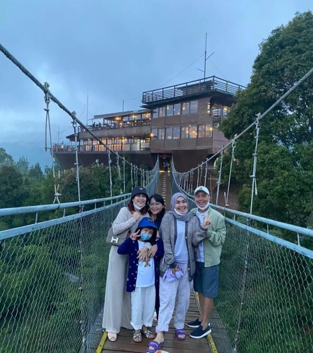 Momen lebaran keluarga pedangdut © 2021 brilio.net