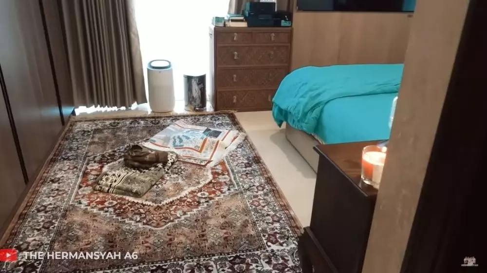 Potret kamar Ashanty di apartemen © YouTube/The Hermansyah A6