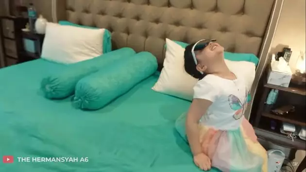 Potret kamar Ashanty di apartemen © YouTube/The Hermansyah A6
