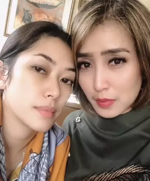 Potret anak dan menantu presiden tanpa makeup Instagram Potret anak dan menantu presiden tanpa makeup Instagram