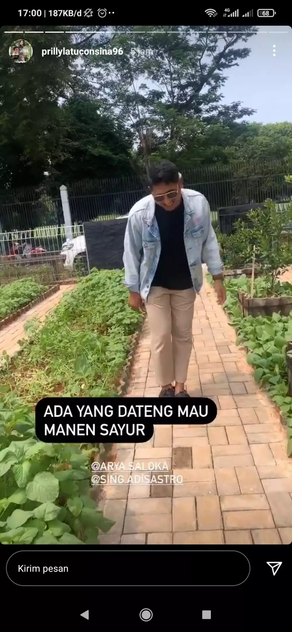 Arya Saloka masak © 2021 brilio.net