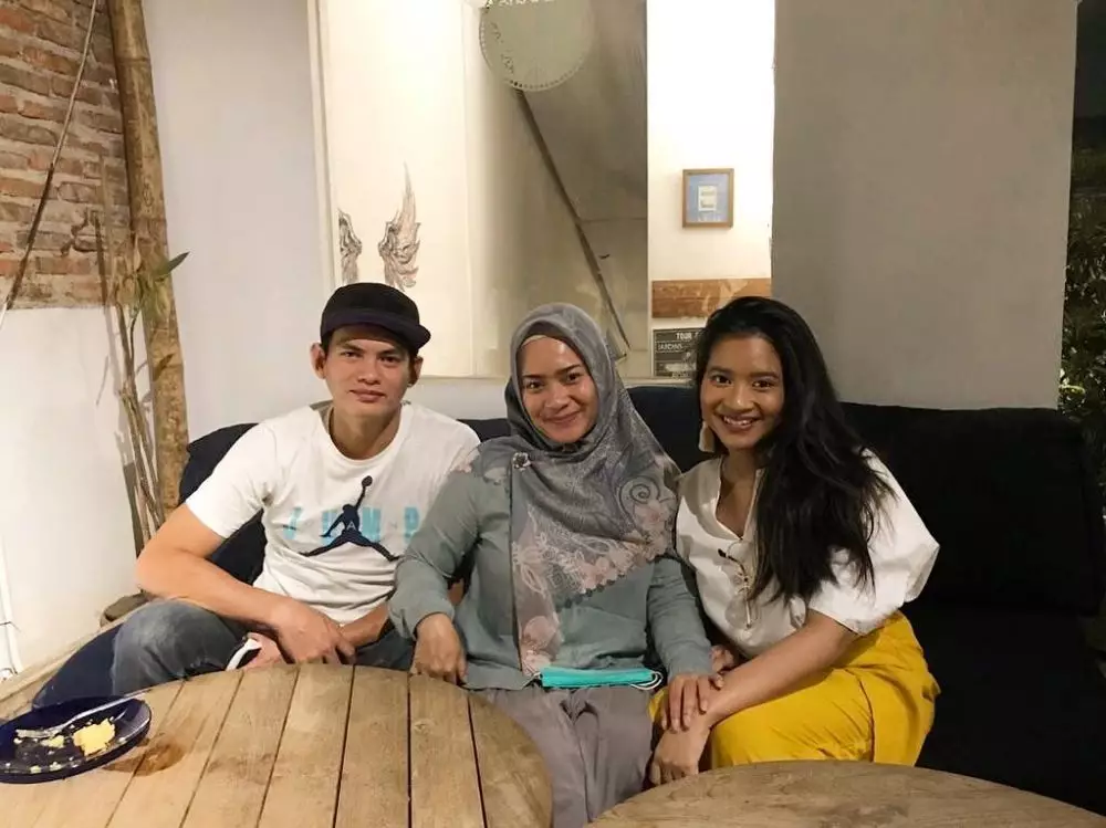 Karlie dan adira © Instagram