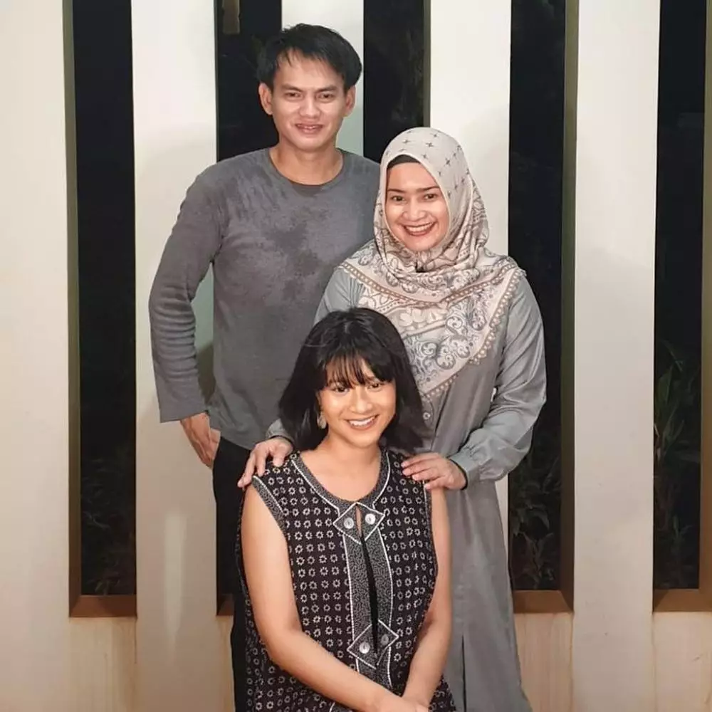 Karlie dan adira © Instagram