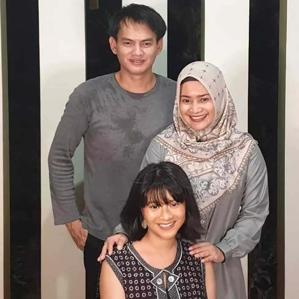 7 Potret Siti Adira putri Ikke Nurjanah dan Karlie Fu, kompak abis