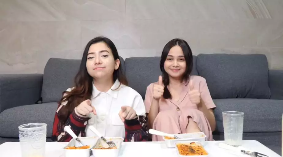 Syifa dan Rizkina © YouTube Syifa dan Rizkina © YouTube