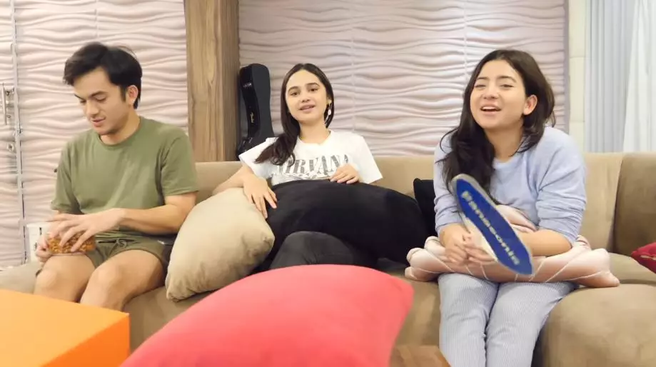 Syifa dan Rizkina © YouTube Syifa dan Rizkina © YouTube