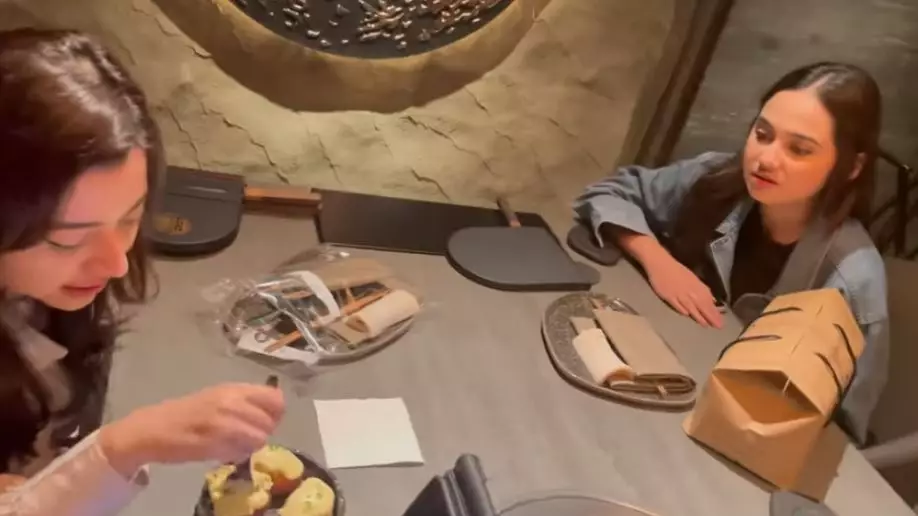 Syifa dan Rizkina © YouTube Syifa dan Rizkina © YouTube