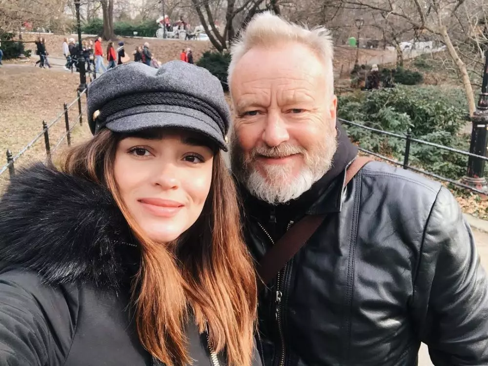 Yasmine dan ayah bule © Instagram