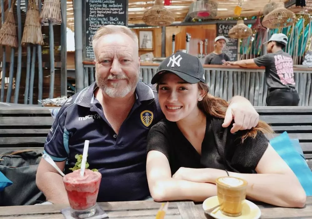 Yasmine dan ayah bule © Instagram