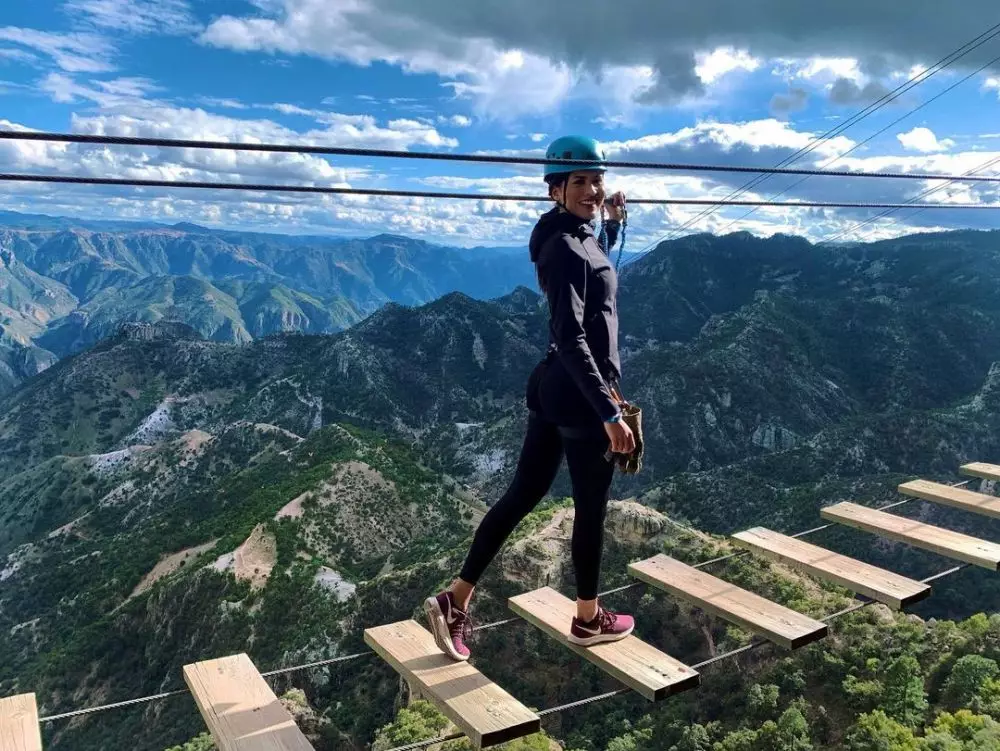 pesona andrea meza miss universe 2020 © 2021 Instagram