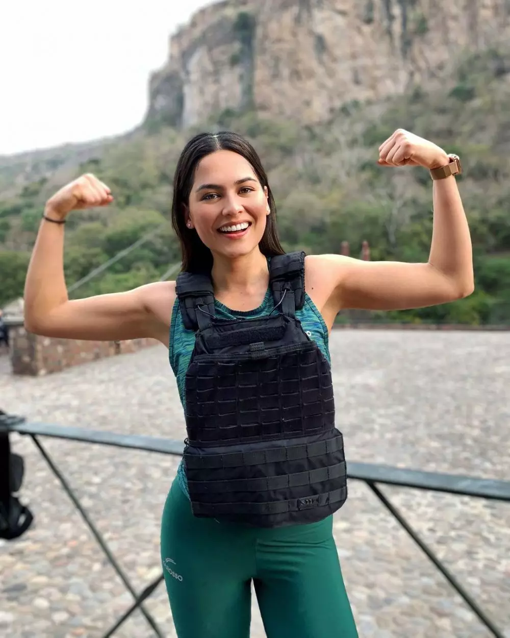 miss universe 2020 tanpa makeup © Instagram