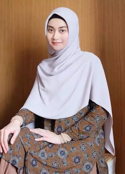 Puteri Indonesia yang kini berhijab © berbagai sumber Puteri Indonesia yang kini berhijab © berbagai sumber
