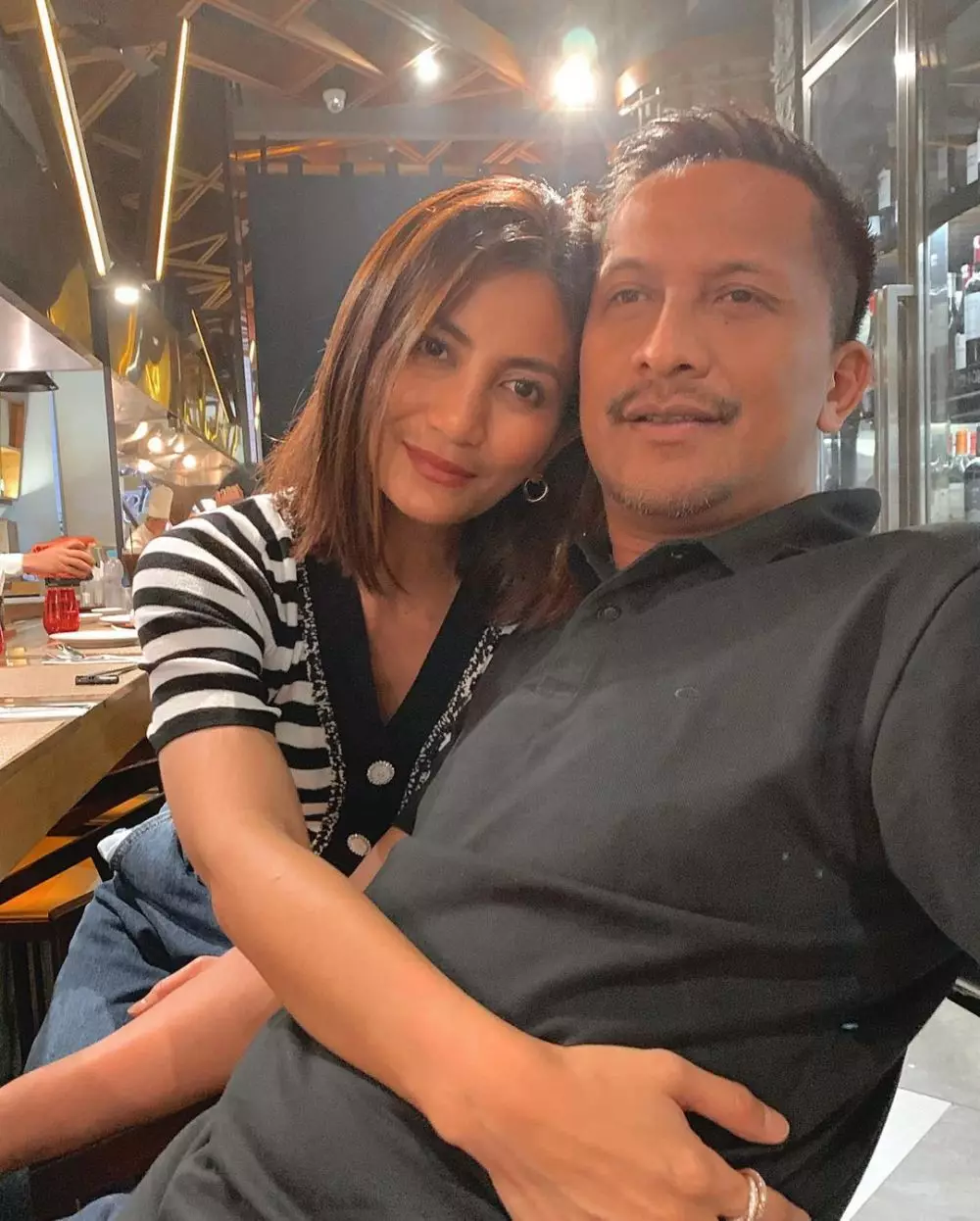 potret mesra Natasha Dewanti & suami © Instagram/@dijet78