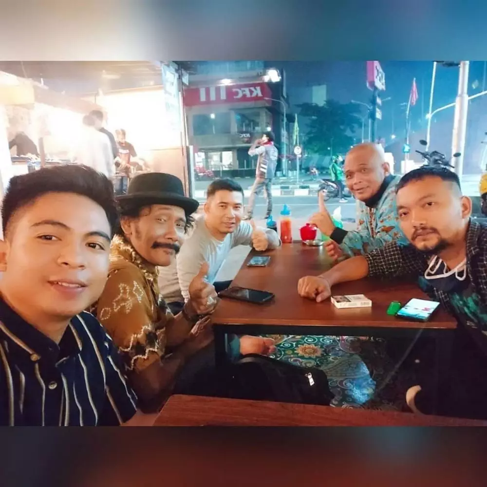 kenangan Dolly dengan Sapri Pantun © 2021 brilio.net