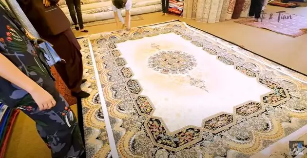 karpet milik seleb © YouTube