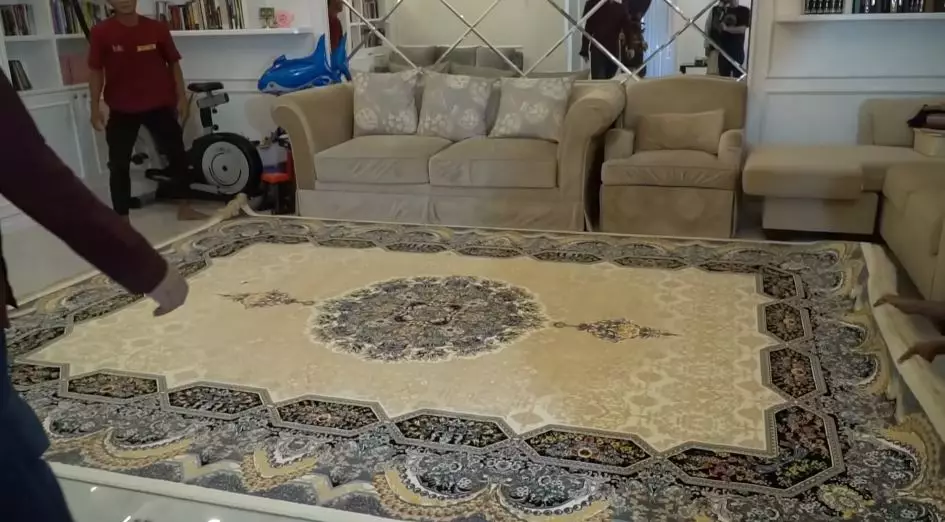 karpet milik seleb © YouTube