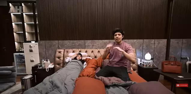 Atta-Aurel buka kado Lebaran © 2021 brilio.net