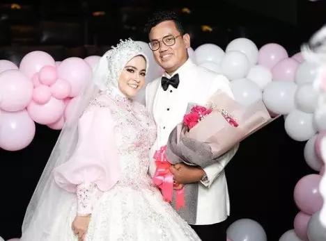 Potret anniversary ke-18 Uya Kuya & Astrid © berbagai sumber