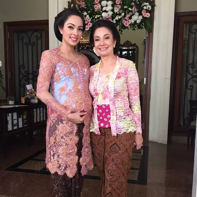 Reisa Broto Asmoro kebaya © Instagram