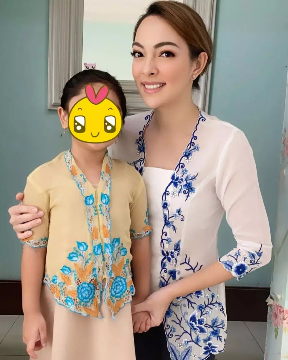 Reisa Broto Asmoro kebaya © Instagram