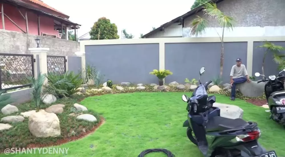 rumah adik Shanty Denny © YouTube rumah adik Shanty Denny © YouTube