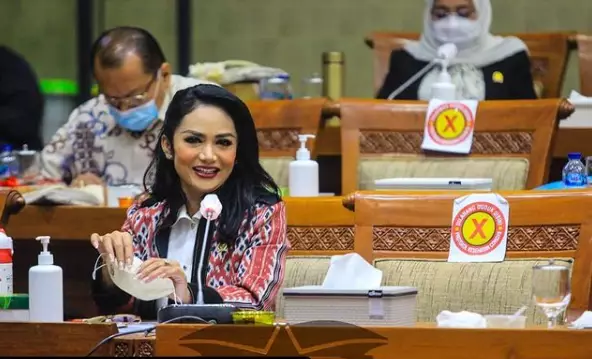 Krisdayanti ngantor di DPR © 2021 brilio.net