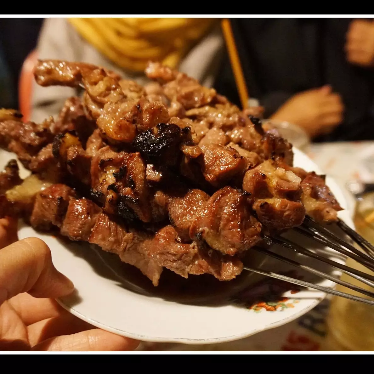 Kisah viral niat beli sate 60 tusuk malah tak sengaja order 60 porsi