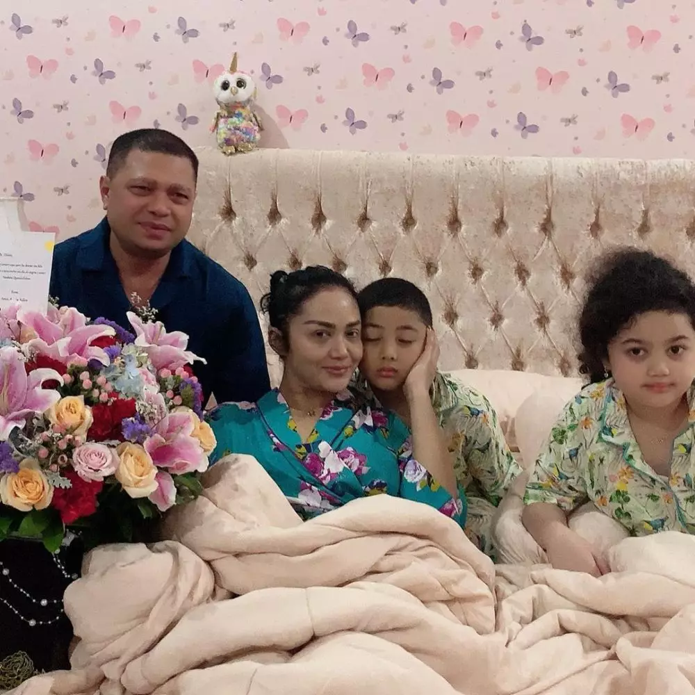 potret Krisdayanti bangun tidur © Instagram