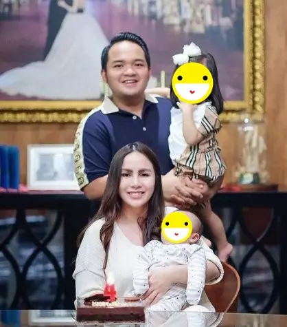 vokalis perempuan dan keluarga © berbagai sumber vokalis perempuan dan keluarga © berbagai sumber