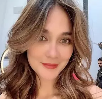 model rambut Luna Maya © Instagram/@lunamaya model rambut Luna Maya © Instagram/@lunamaya