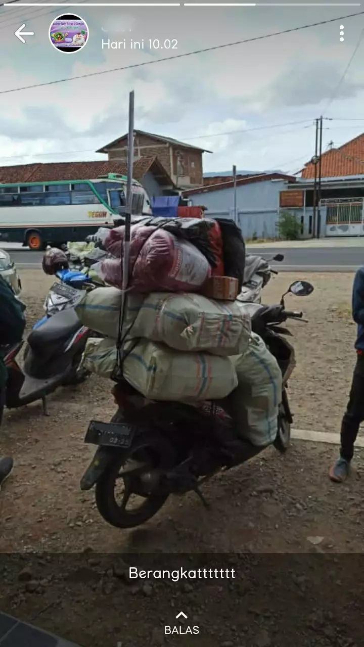 Status WA kurir pas bekerja © berbagai sumber