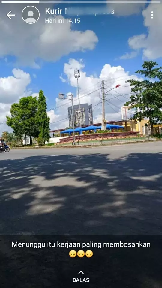 Status WA kurir pas bekerja © berbagai sumber