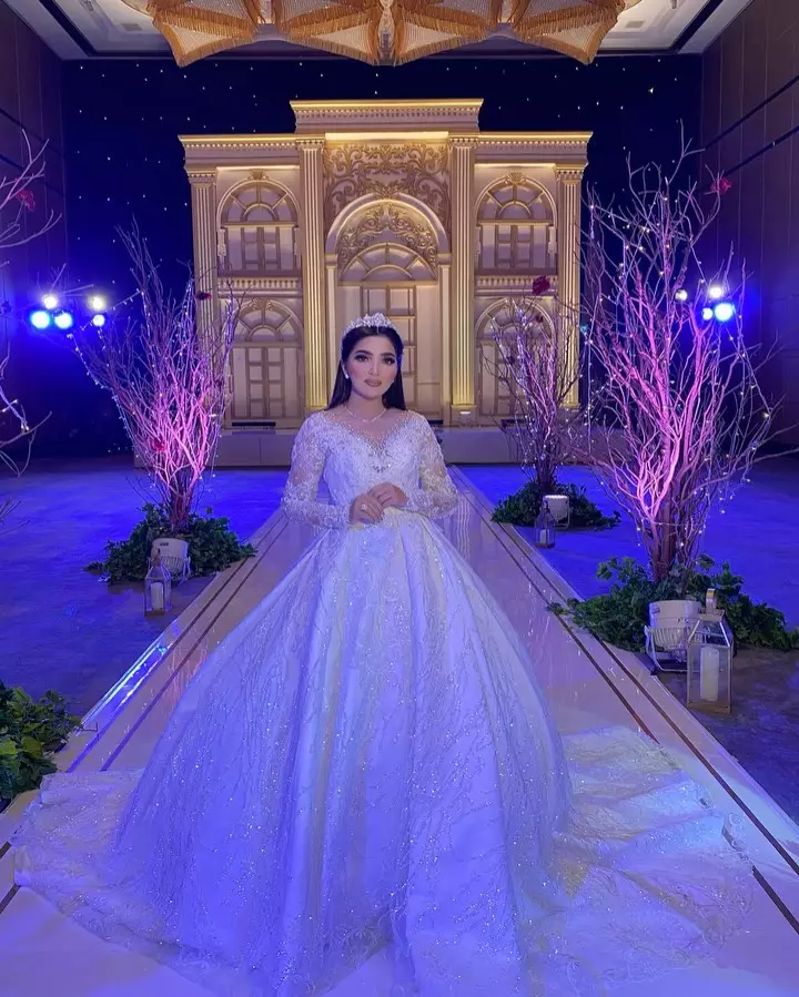 Ashanty kenakan gaun besar © 2021 brilio.net Ashanty kenakan gaun besar © 2021 brilio.net