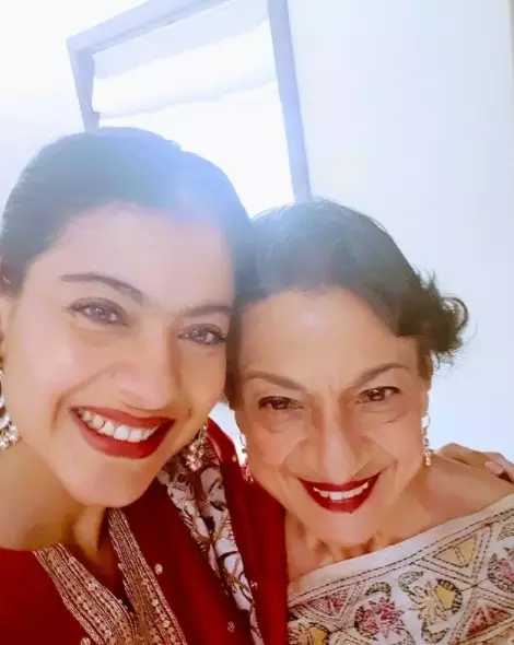 Beda gaya Kareena Kapoor dan Kajol makeup tebal dari berbagai sumber Beda gaya Kareena Kapoor dan Kajol makeup tebal dari berbagai sumber