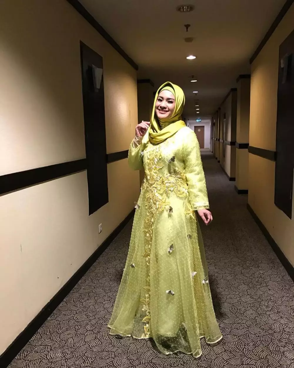 gaya modis Ikke Nurjanah © 2021 brilio.net