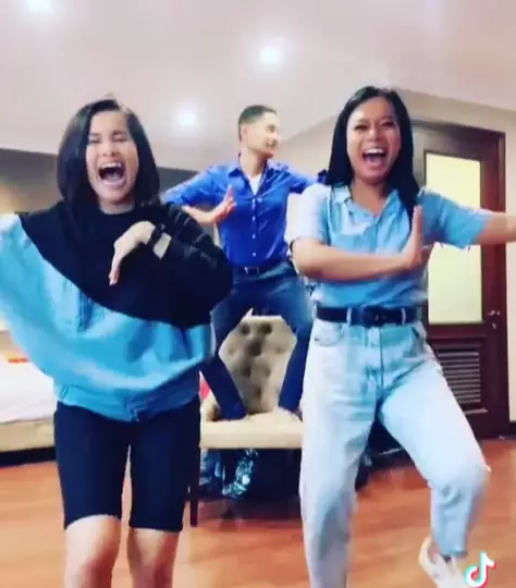 aksi konyol pemain Ikatan Cinta © 2021 brilio.net aksi konyol pemain Ikatan Cinta © 2021 brilio.net