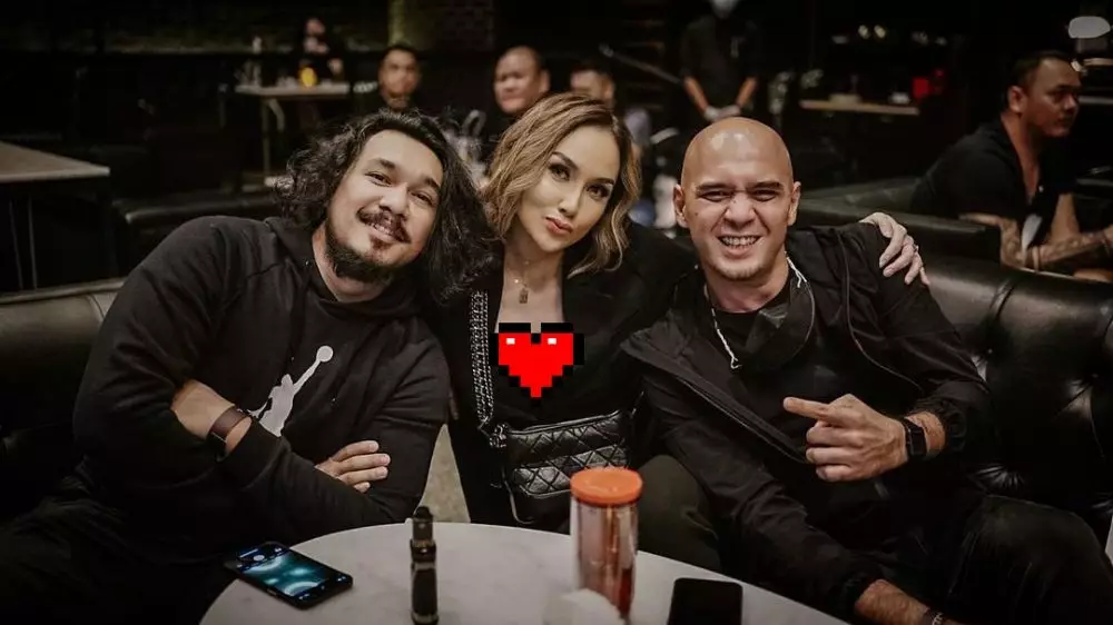 Momen ulang tahun Sara Wijayanto ke-42 tahun © 2021 brilio.net Momen ulang tahun Sara Wijayanto ke-42 tahun © 2021 brilio.net