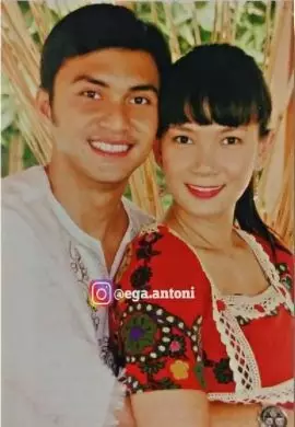 Potret lawas Anjasmara dan Dian Nitami saat masih muda dari berbagai sumber