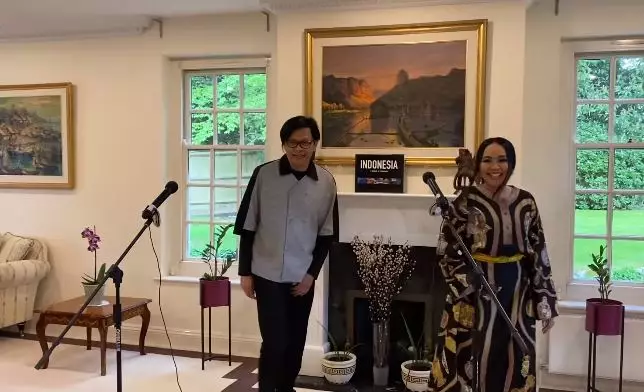 armand maulana lebaran di Inggris YouTube armand maulana lebaran di Inggris YouTube