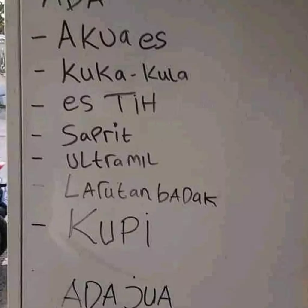 10 Tulisan kocak di tempat jual minuman ini bikin pengin senyum lebar