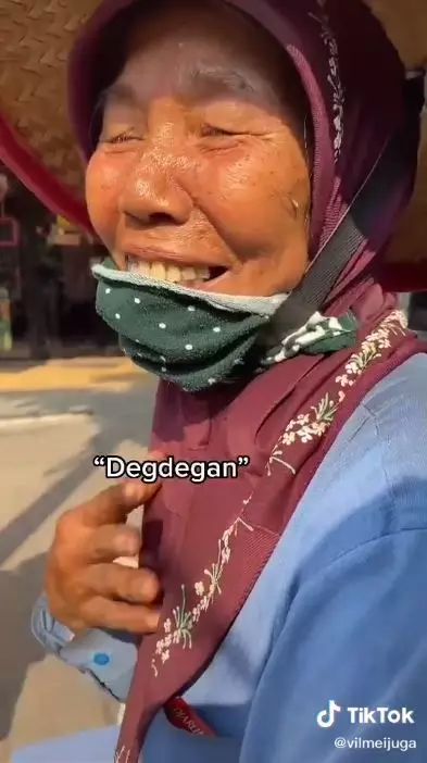 kisah ibu pemulung pertama kali masuk minimarket TikTok kisah ibu pemulung pertama kali masuk minimarket TikTok