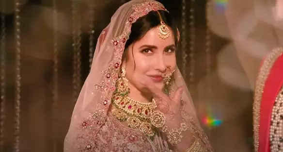 aktris Bollywood pakai gaun pengantin © 2021 brilio.net aktris Bollywood pakai gaun pengantin © 2021 brilio.net