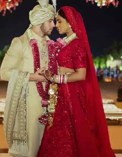 aktris Bollywood pakai gaun pengantin © 2021 brilio.net aktris Bollywood pakai gaun pengantin © 2021 brilio.net